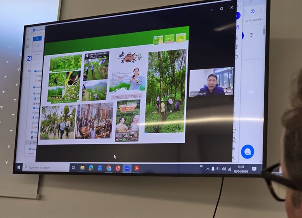 Live lecture session combining in-person participation with international online speakers from China.